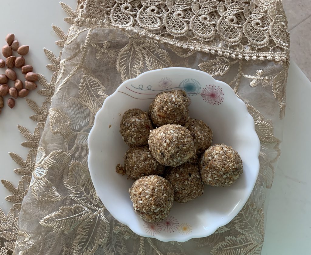 Sesame seeds and Jaggery ladoo(Til Gud ke ladoo) Delicious Indian